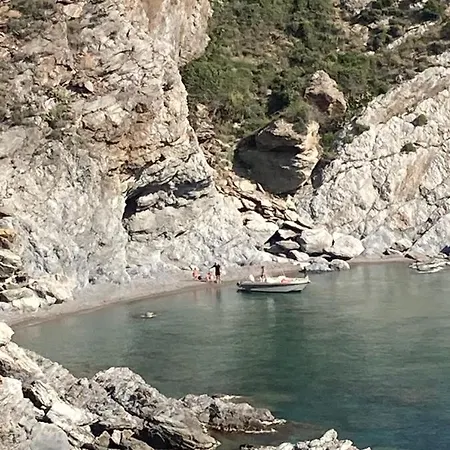 Mas De La Riviere *
